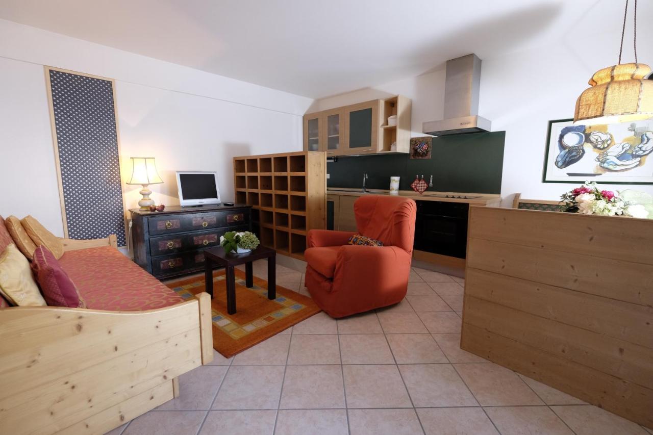 אפרטהוטל קאבאלס Residenza Bagni & Miramonti מראה חיצוני תמונה