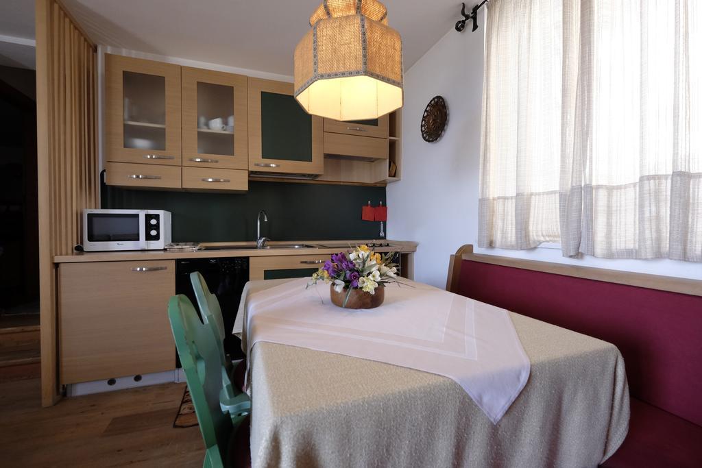 אפרטהוטל קאבאלס Residenza Bagni & Miramonti מראה חיצוני תמונה