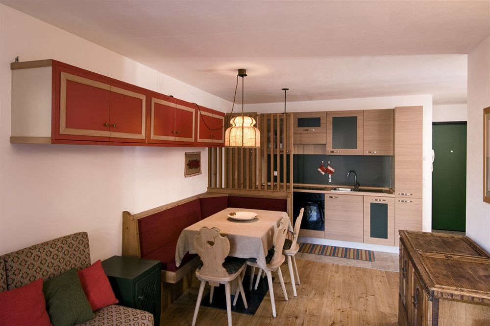 אפרטהוטל קאבאלס Residenza Bagni & Miramonti מראה חיצוני תמונה